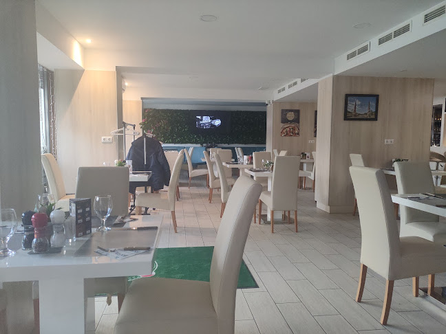 Dunaújváros, Vigadó tér 88, 2400