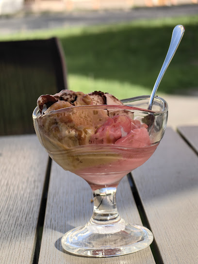 Hóvirág Fagylaltbár