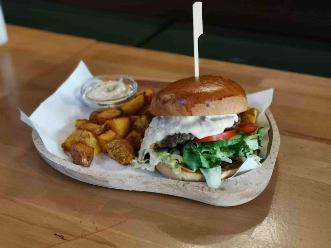 Budapest, Dob u. 2, 1072