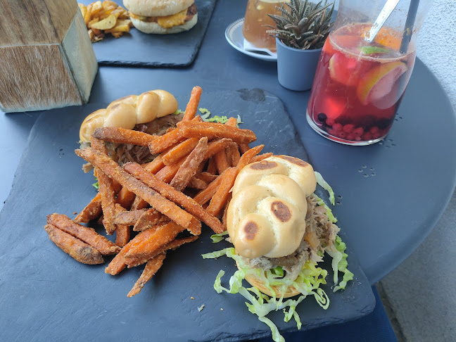 Szertár Kávézó - Vendéglátás