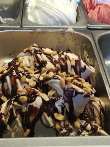 Temesvári & Kádár cukrászat, pékség, fagylaltozó - Eger