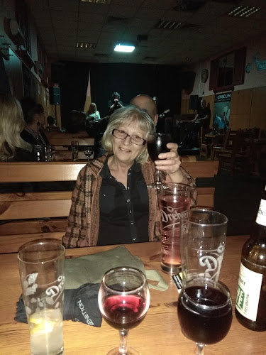 Vezér Borozó-Söröző - Vendéglátás