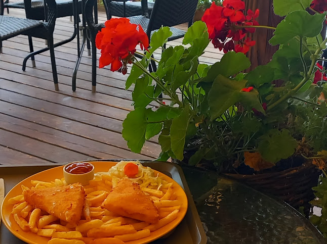 Comentarii opinii despre Kerékbár Zebegény