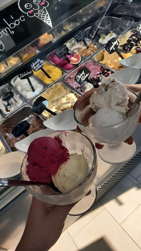 KERT CAFÈ fagylaltozó és kávézó - Vendéglátás