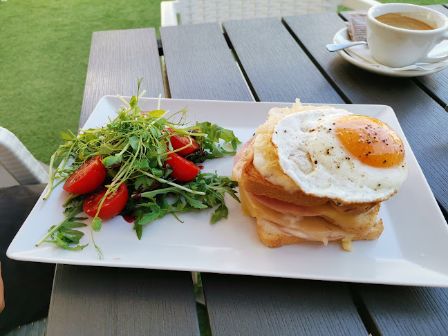 Sakura Cukrászda - Vendéglátás