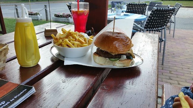 Opinii despre Vadásztanya Bisztró & Borozó, Apartmanok în Siófok - Vendéglátás