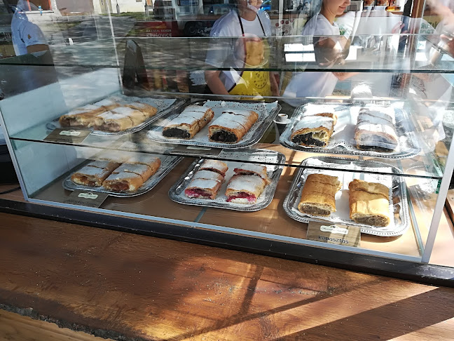 Jégvarázs Fagyizó, lángosozó és palacsintázó - Szob