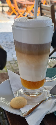 Opinii despre Kedves Cukrászda és Reggeliző în Balatonfüred - Vendéglátás