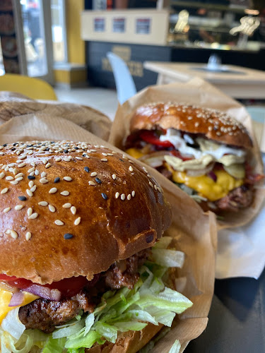 Opinii despre Hamburger Mester în Veresegyház - Vendéglátás