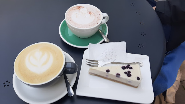 Comentarii opinii despre Manooka Kávézó