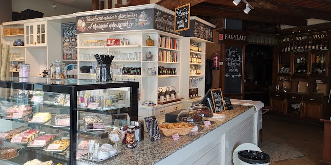Opinii despre Ebatta Cukrászda és Kávéház în Százhalombatta - Vendéglátás