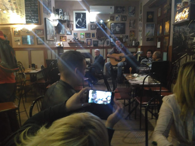 Comentarii opinii despre Déryné Presszó