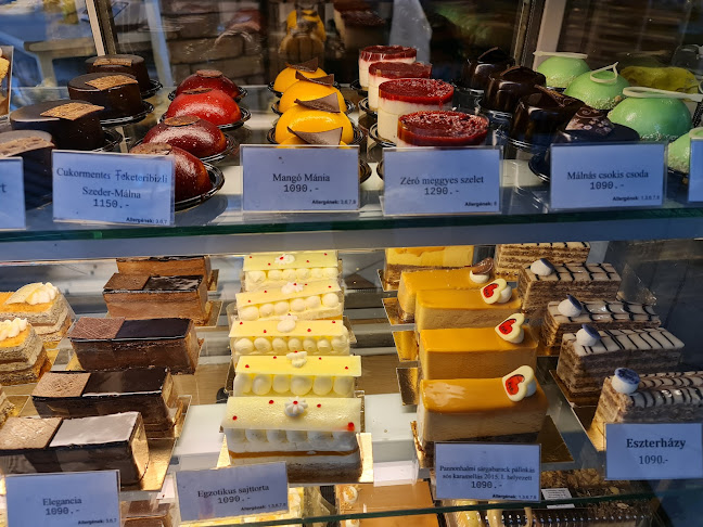 Opinii despre G&D Kézműves Cukrászda és Pékség Salgótarján în Salgótarján - Vendéglátás