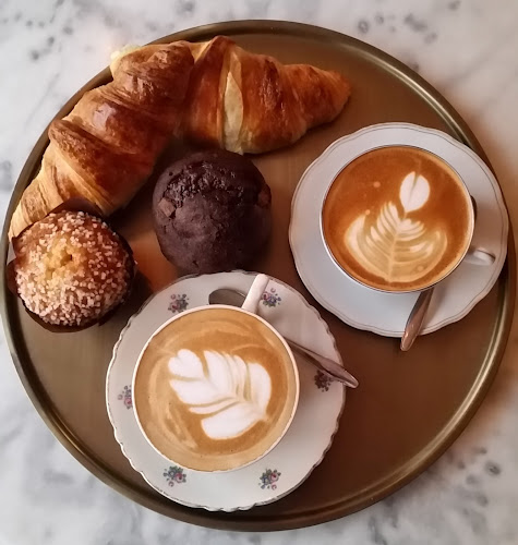 Opinii despre Rojt és Bojt Kávéskuckó în Budapest - Vendéglátás