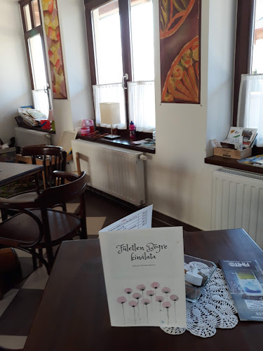 Fületlen Bögre Kávézó - Vendéglátás