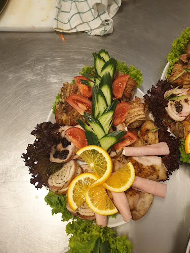 Comentarii opinii despre Dandár Étterem és Panzió