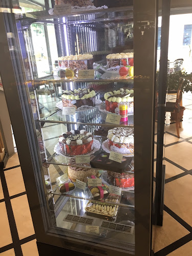 Kismandula Cukrászda - Vendéglátás