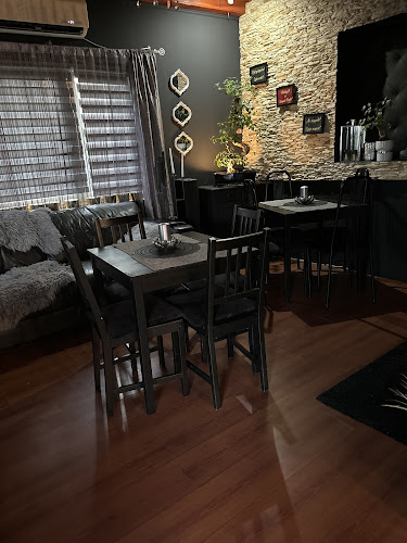 Varadi Café - Vendéglátás