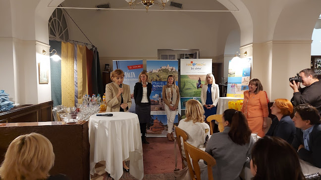 Comentarii opinii despre Károlyi Étterem