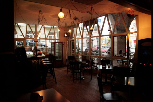 Hattyú Kávézó - Vendéglátás