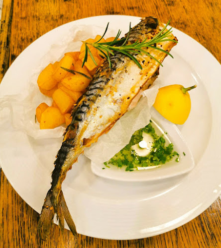 Opinii despre Komédiás Étterem în Győr - Vendéglátás