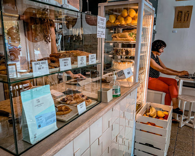 Budapest, Hunyadi tér 8, 1067