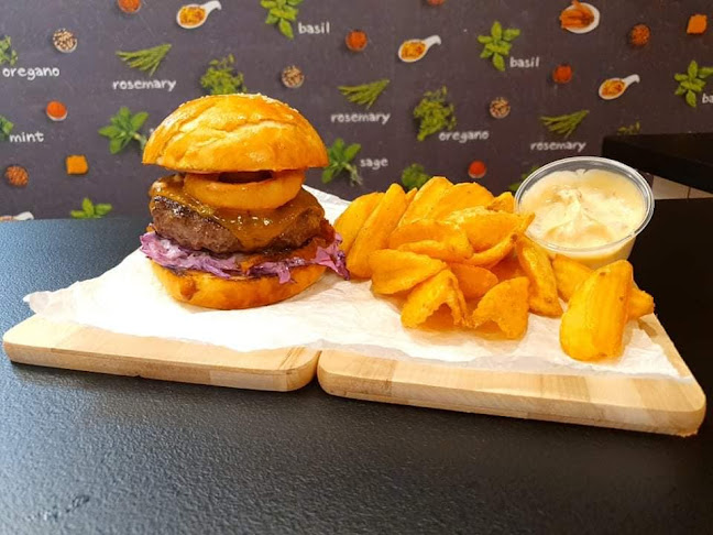 Funny Burger & Pizza - Vendéglátás