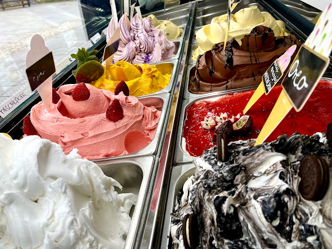 Erzsike Fagyizó - Vendéglátás