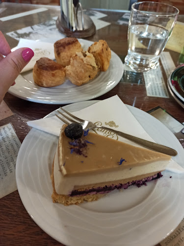 Esztergom, Vörösmarty u. 2, 2500