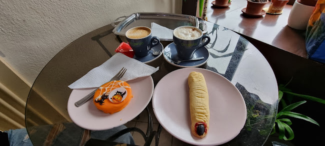 Opinii despre Harangvirág cukrászda în Budapest - Vendéglátás