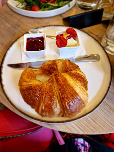 Opinii despre Modam Specialty Coffee & Store în Szombathely - Vendéglátás