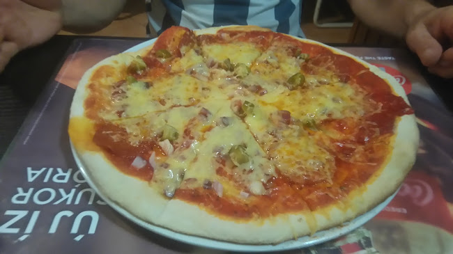 Hollywood Pizzéria - Vendéglátás