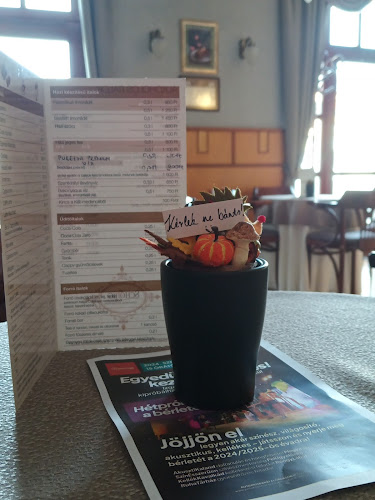 Opinii despre Schőnig Cukrászda és Kávéház în Veszprém - Vendéglátás