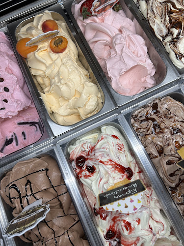 Jutka Cukrászda és Fagyizó - Vendéglátás