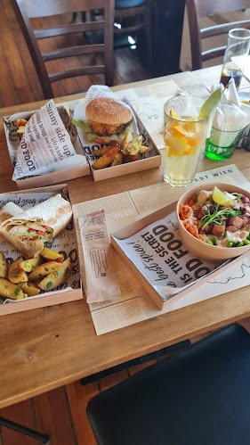 Opinii despre Vén Hajó Étterem - Stadt Wien Rendezvényhajó în Budapest - Vendéglátás