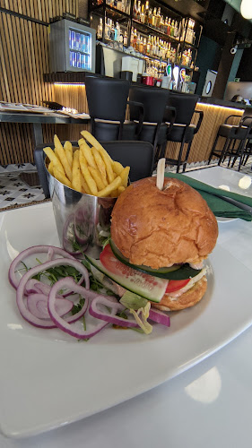 Opinii despre Sonny's Grill & Pizza în Miskolc - Vendéglátás