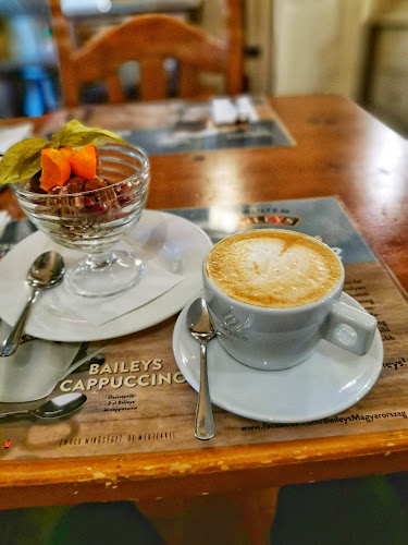 Cafe Intenzo - Budapest