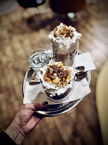 Siófok, Fő tér 0, 8600