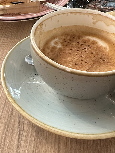 Opinii despre Amber's Bakery & Cafe în Budapest - Vendéglátás