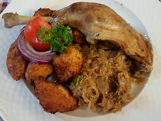 Comentarii opinii despre Borköltők Társasága Pince Étterem