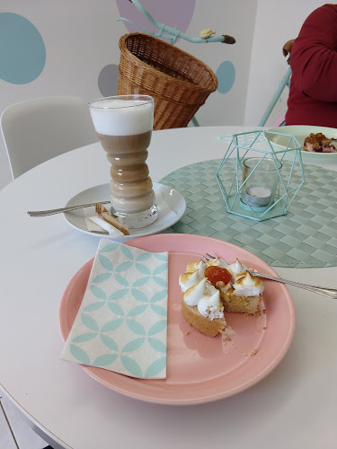 Opinii despre Cukormáz - cukrászda és kávézó în Mezőtúr - Vendéglátás