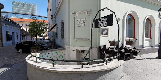 Varkocs Old Pub - Vendéglátás