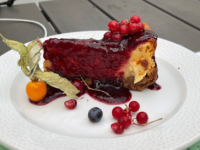 Szentendre Fő tér 15 Bejárat a Jankó János utcában található, 2000