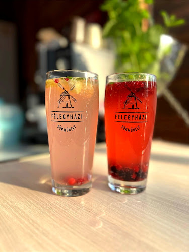 Opinii despre Ízek Háza Gasztroturisztikai Rendezvényház / Ritz Chocolate în Szank - Vendéglátás