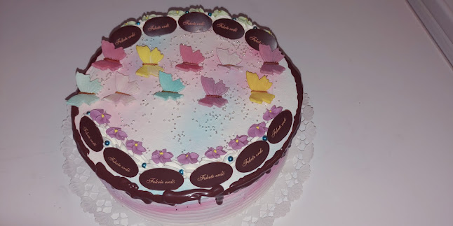 Kis Cuki cukrászda és kisbolt - Vendéglátás