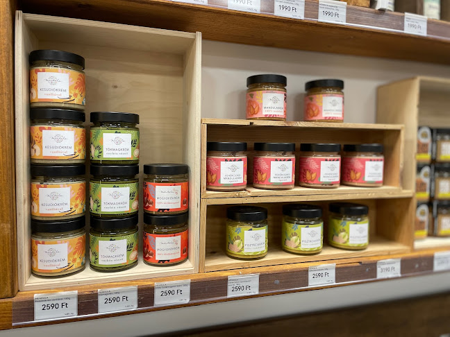 Comentarii opinii despre Borháló Pápa Borkereskedés és Gasztro üzlet