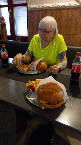 Opinii despre Kocsis Büfé în Iregszemcse - Vendéglátás