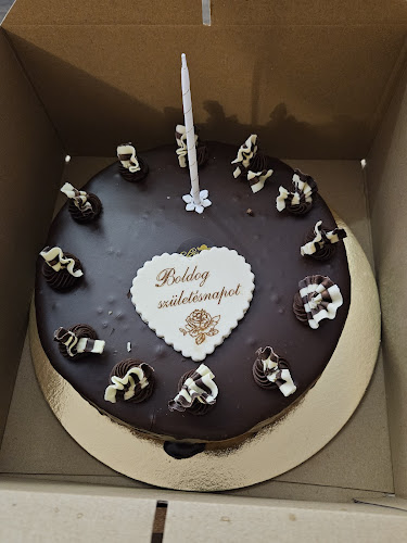 Esztergom, Vörösmarty u. 2, 2500