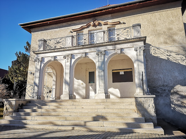 Kastélydomb Kávézó Étterem - Várpalota