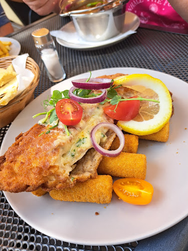 Várpalota, Mandulás lakótelep 2, 8100